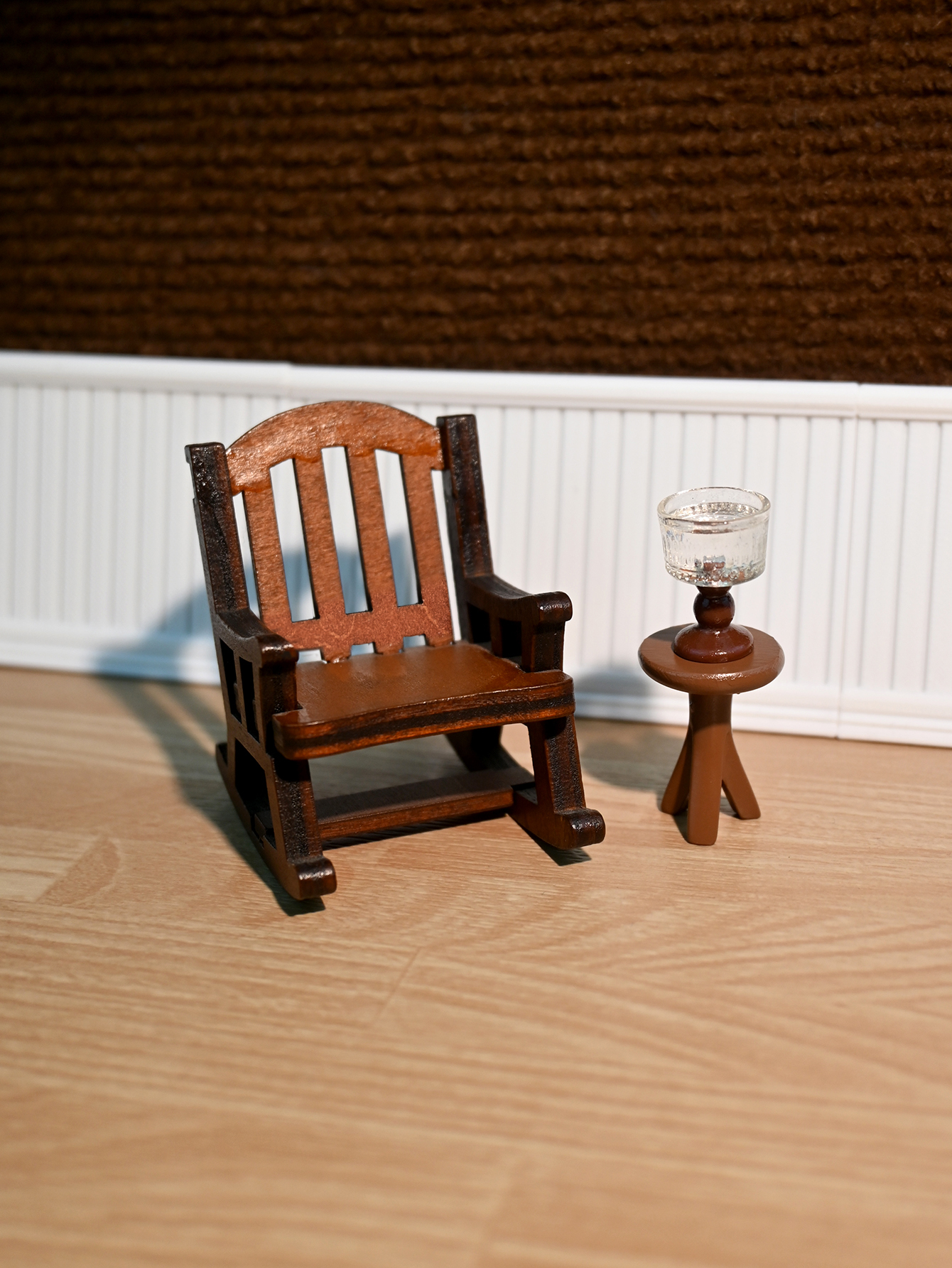 Home Decor Mod - Miniature Rocking Chair, Miniature Desk Lamp,