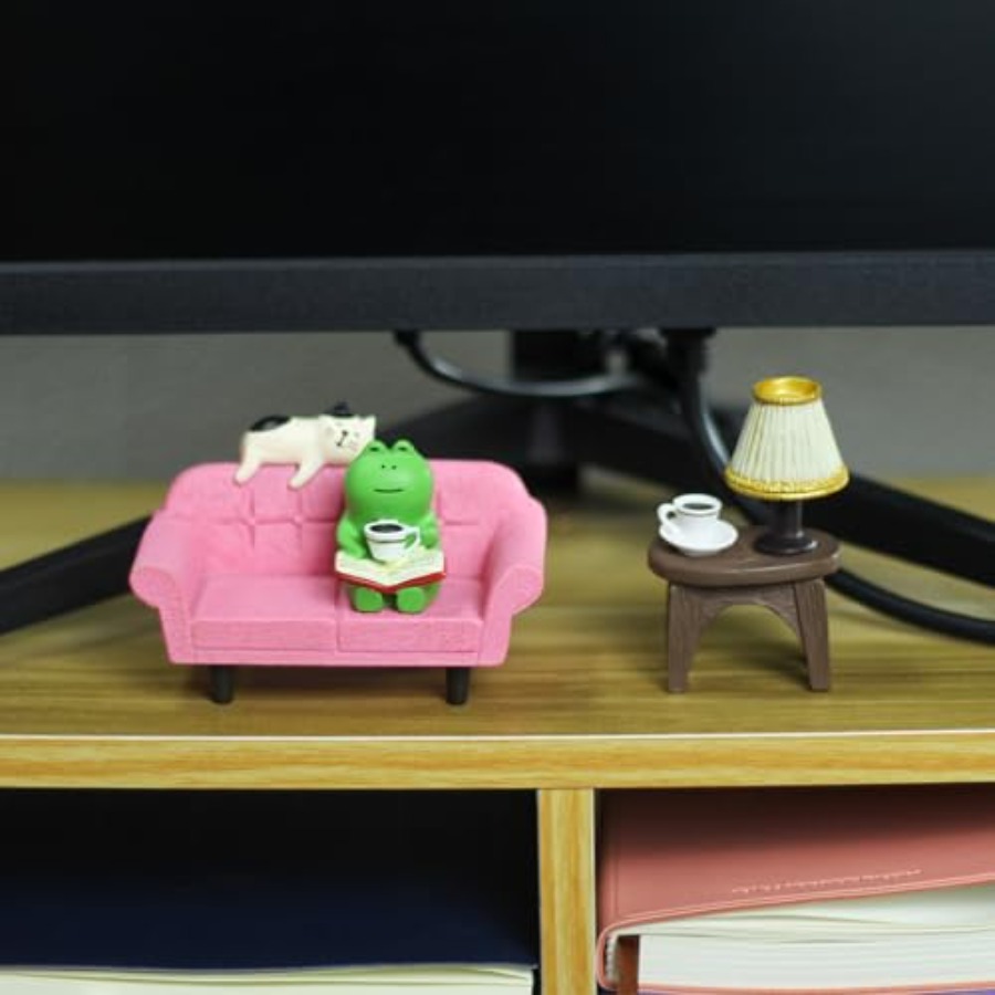 Cute Mini Frog Figurine with S – обзор и цена Home Decor Sofa